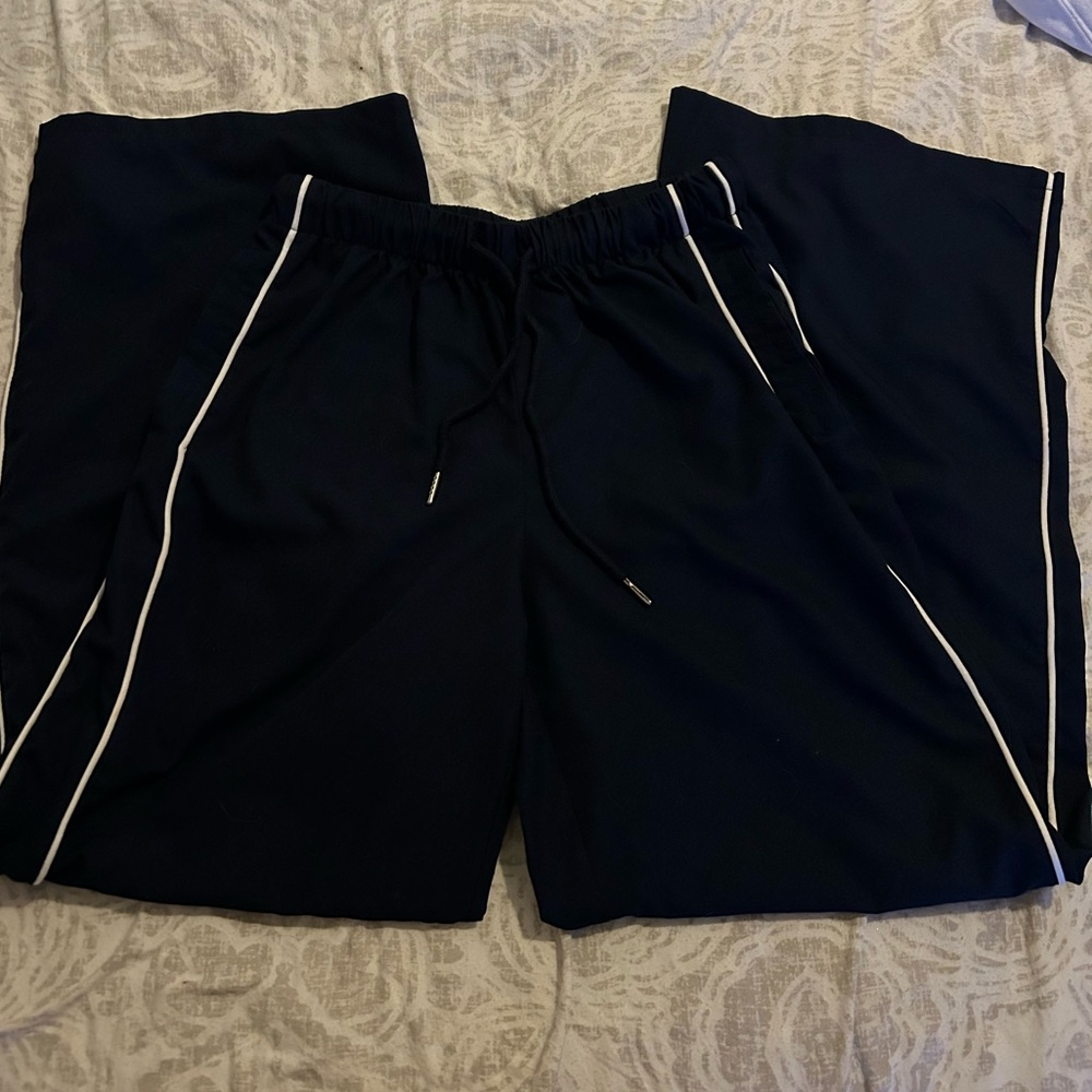Trackpants
